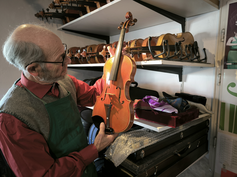 Read more about the article Vom Bergwald auf die Konzertbühne – Geigen aus Türkenfeld